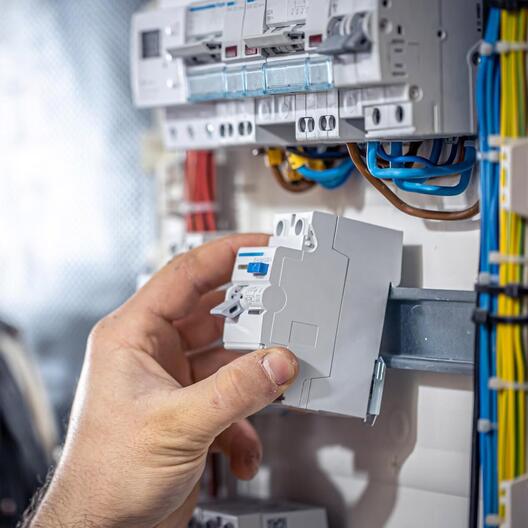 Elektroinstallation im Schaltschrank in Gütersloh